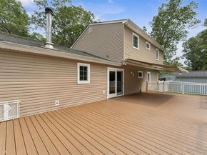28 Trainor Ave, Center Moriches NY 11934