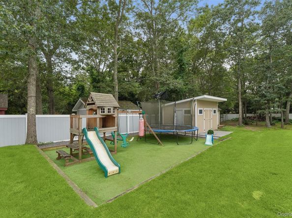 28 Trainor Ave, Center Moriches NY 11934