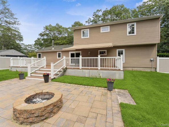 28 Trainor Ave, Center Moriches NY 11934