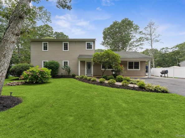 28 Trainor Ave, Center Moriches NY 11934