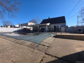 13 Peachtree Lane, Levittown NY 11756