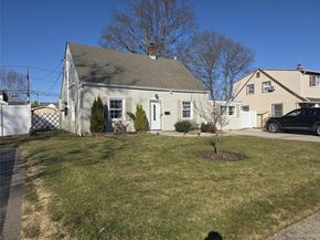 13 Peachtree Lane, Levittown NY 11756