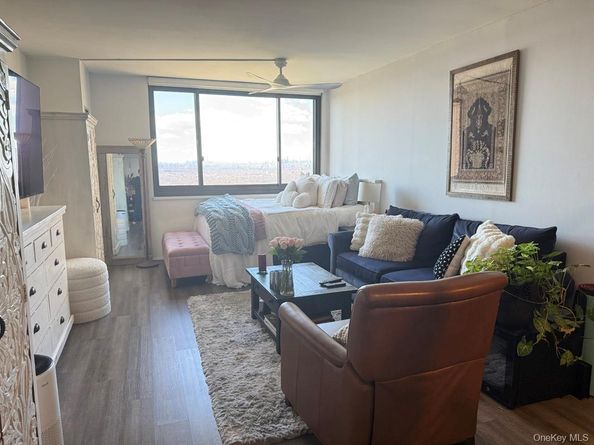 26910 Grand Central Parkway 31C, Floral Park NY 11005