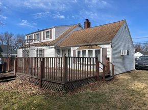 104 Vesper Court, Babylon NY 11702