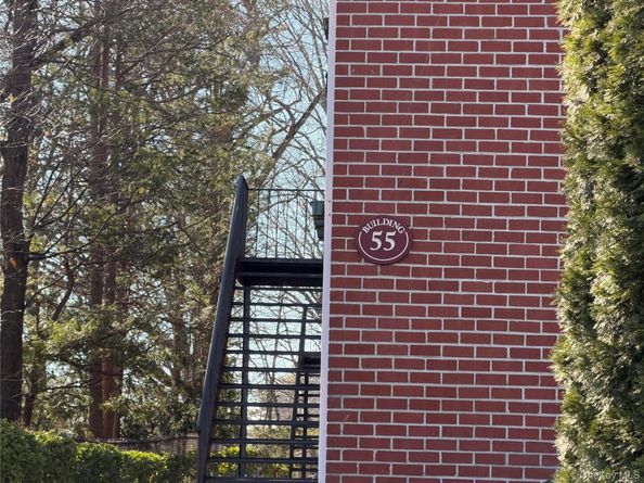 55 Fieldstone Drive 41, Hartsdale NY 10530