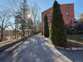 55 Fieldstone Drive 41, Hartsdale NY 10530