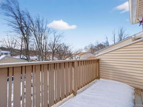 96 Molly Pitcher Lane H, Yorktown Heights NY 10598