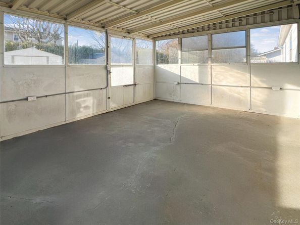 32 Flintlock Drive, Shirley NY 11967