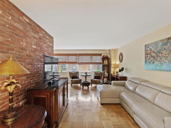 230 Garth Road 7B1, Scarsdale NY 10583