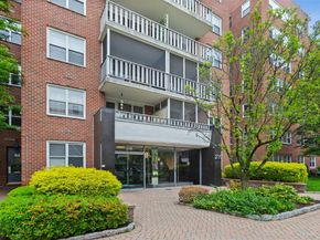 230 Garth Road 7B1, Scarsdale NY 10583