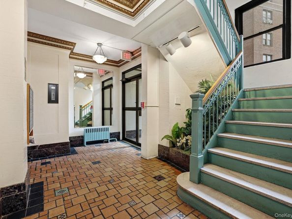 11 Alden Road 1M, Larchmont NY 10538