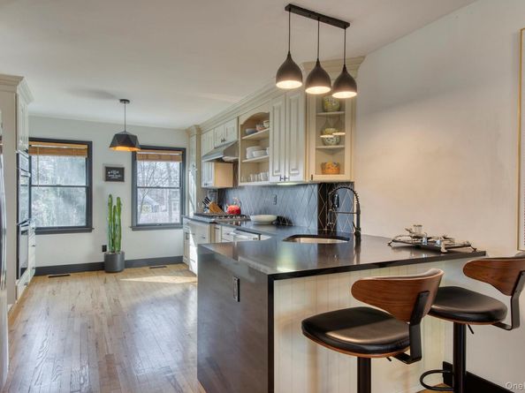 66 Knoll Road, Southampton NY 11968