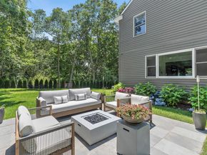 66 Knoll Road, Southampton NY 11968