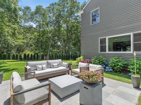 66 Knoll Road, Southampton NY 11968