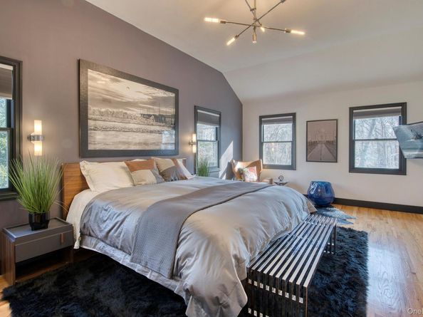 66 Knoll Road, Southampton NY 11968