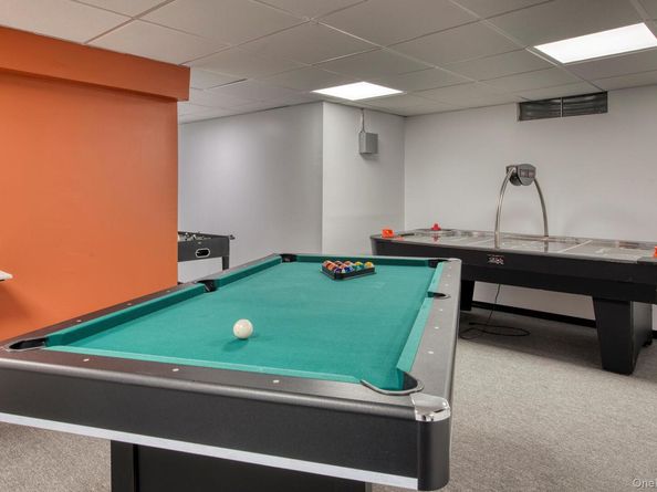 66 Knoll Road, Southampton NY 11968