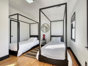 66 Knoll Road, Southampton NY 11968