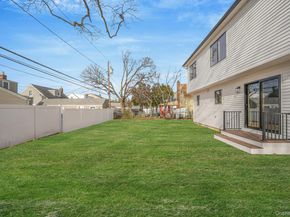 115 Riviera Parkway, Lindenhurst NY 11757