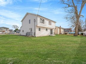 115 Riviera Parkway, Lindenhurst NY 11757