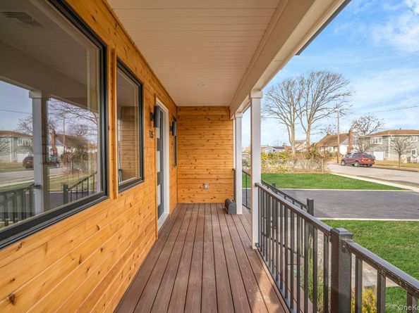 115 Riviera Parkway, Lindenhurst NY 11757