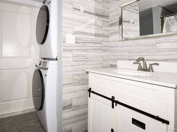 181 Friends Lane, Westbury NY 11590