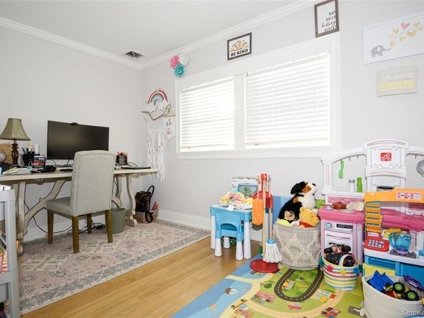 181 Friends Lane, Westbury NY 11590