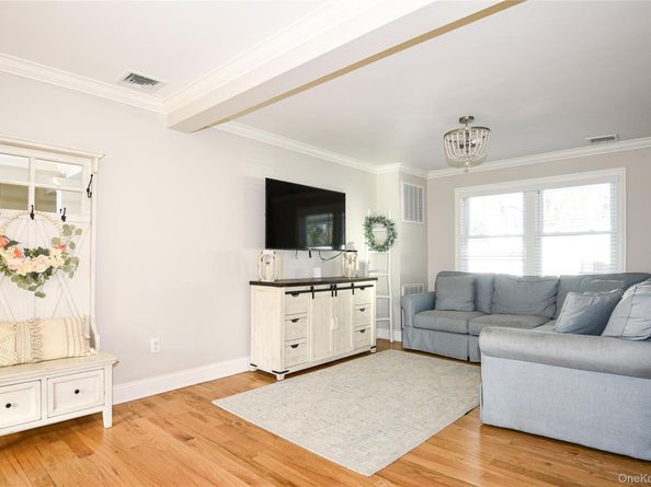 181 Friends Lane, Westbury NY 11590