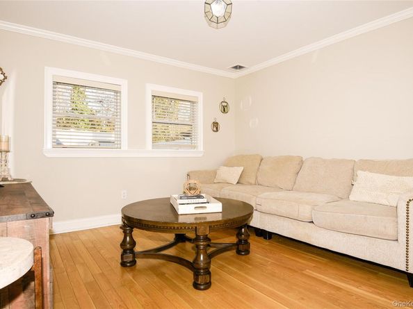 181 Friends Lane, Westbury NY 11590