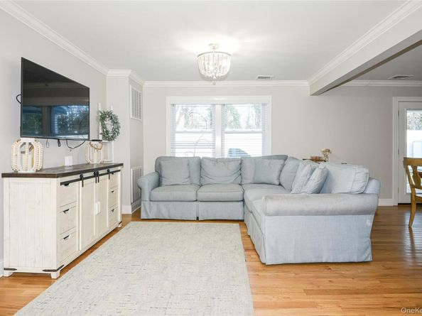 181 Friends Lane, Westbury NY 11590