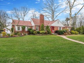 7 Rugby Road, Westbury NY 11590