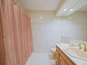 7 Rugby Road, Westbury NY 11590