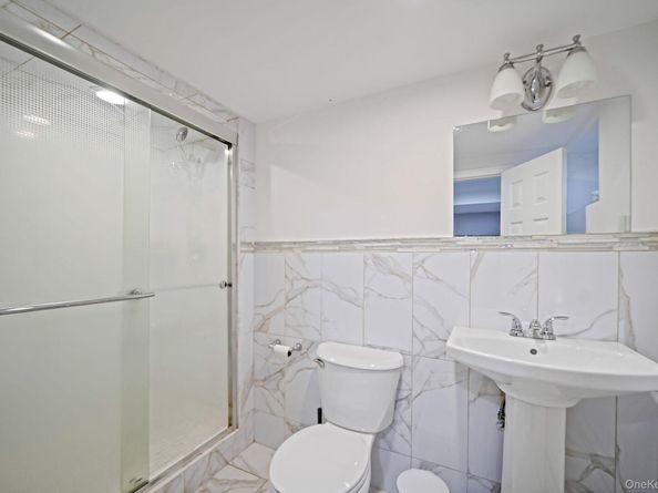 7 Rugby Road, Westbury NY 11590