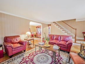 7 Rugby Road, Westbury NY 11590