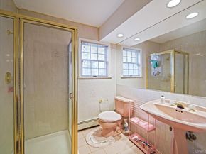 7 Rugby Road, Westbury NY 11590