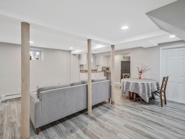 7 Rugby Road, Westbury NY 11590