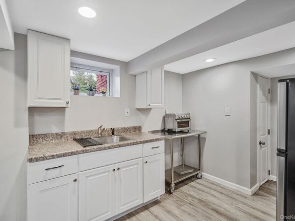 7 Rugby Road, Westbury NY 11590