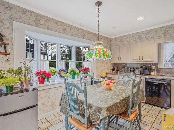 7 Rugby Road, Westbury NY 11590