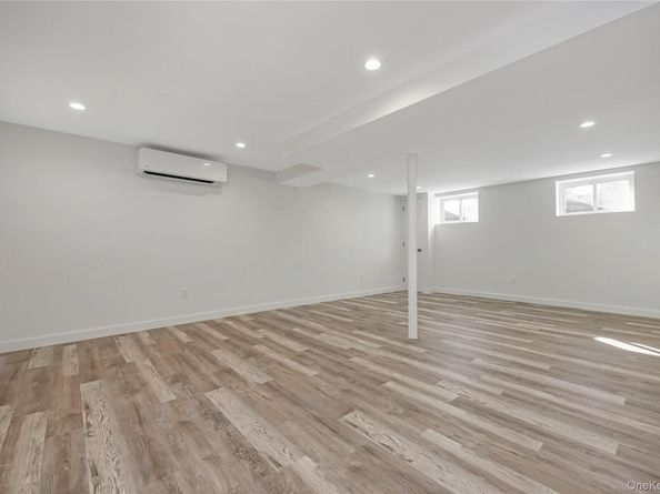 985 Douglas Avenue, Wantagh NY 11793