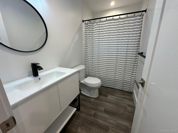 985 Douglas Avenue, Wantagh NY 11793