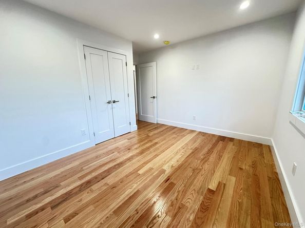 985 Douglas Avenue, Wantagh NY 11793