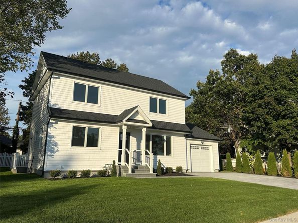 985 Douglas Avenue, Wantagh NY 11793