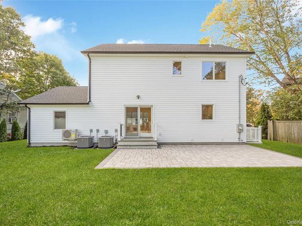 985 Douglas Avenue, Wantagh NY 11793