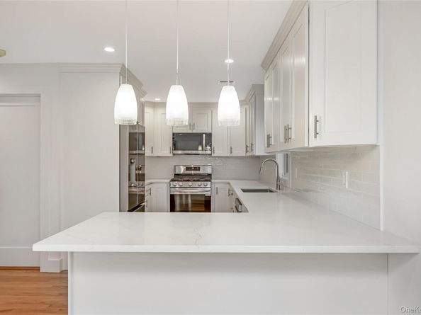 985 Douglas Avenue, Wantagh NY 11793