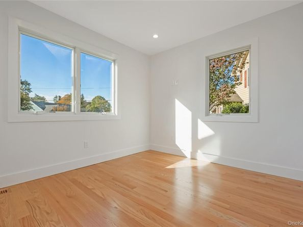 985 Douglas Avenue, Wantagh NY 11793