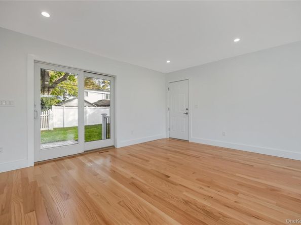 985 Douglas Avenue, Wantagh NY 11793