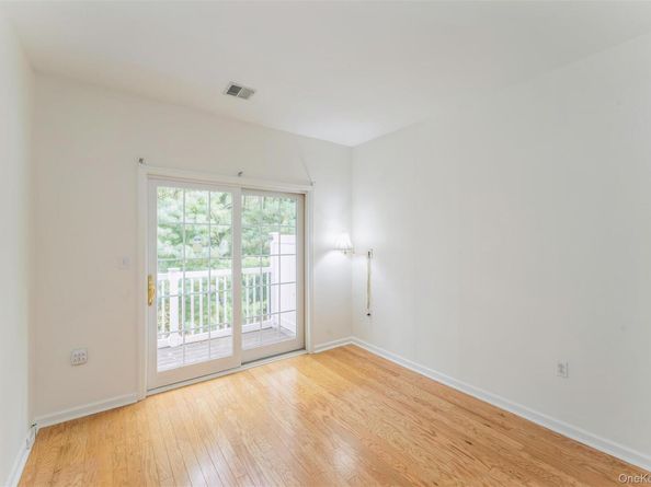 98 Pond View Drive 240, Port Washington NY 11050