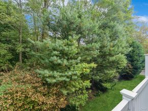 98 Pond View Drive 240, Port Washington NY 11050