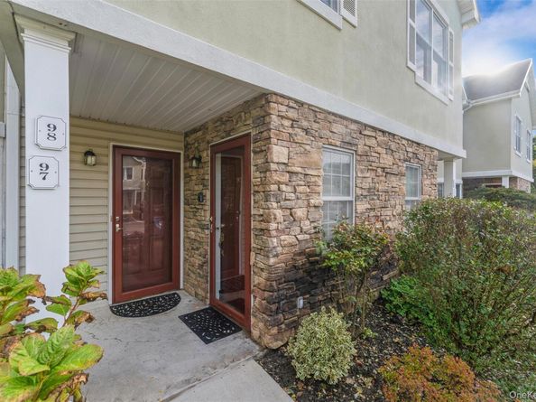 98 Pond View Drive 240, Port Washington NY 11050