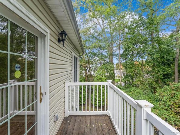 98 Pond View Drive 240, Port Washington NY 11050