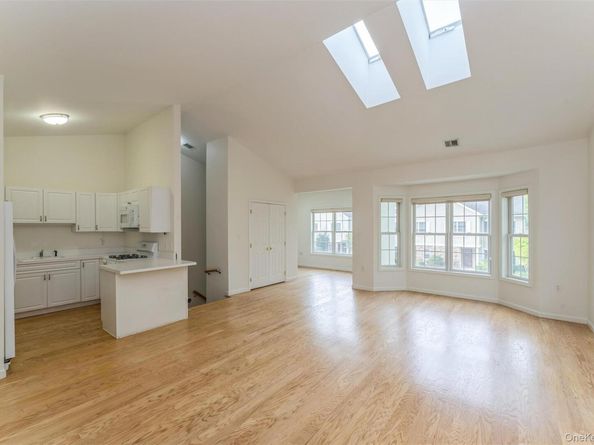 98 Pond View Drive 240, Port Washington NY 11050